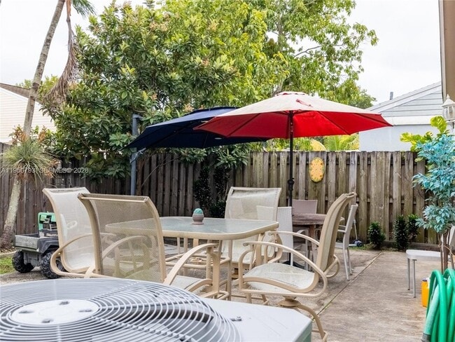 Building Photo - 206 SW 159th Way