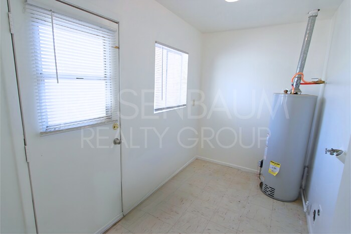 Building Photo - 1000 N Pueblo Dr