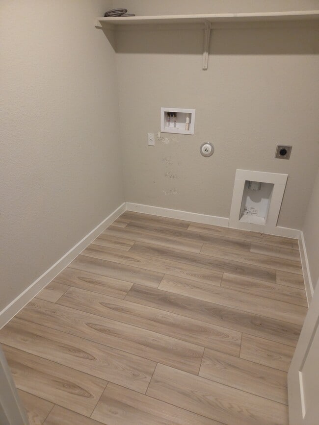 Building Photo - 2421 Corriente Path