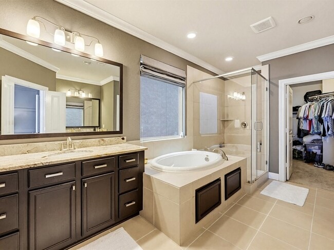 Building Photo - 8418 Oak Leaf Point Dr