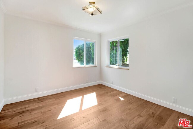 Building Photo - 2401 Olive Ave