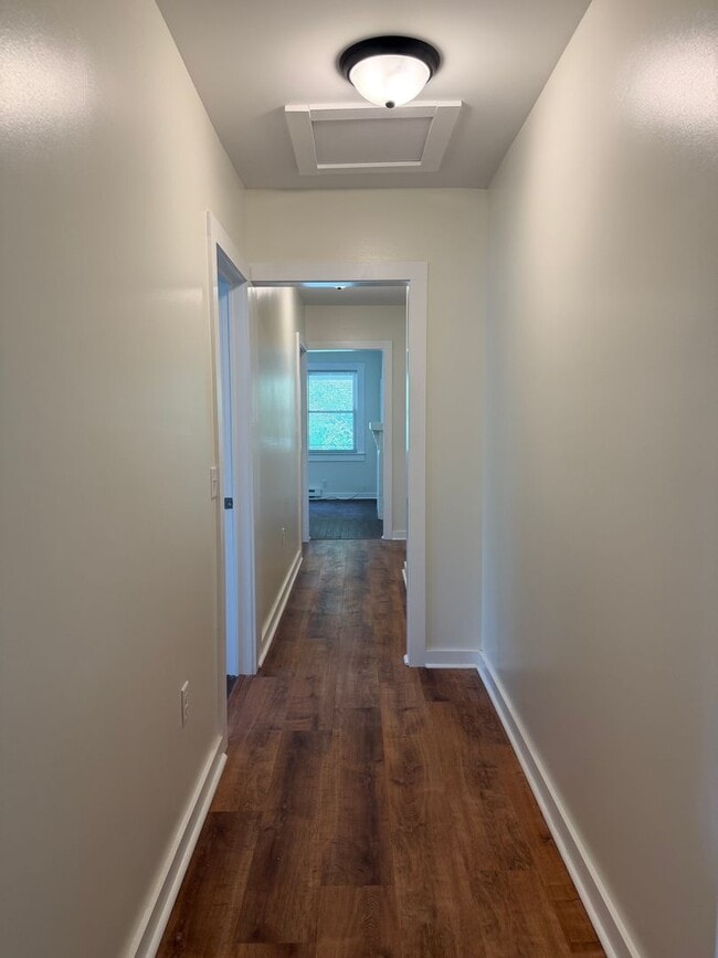 Building Photo - Swannanoa - Newly Renovated Beacon Village Cottage