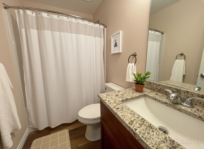 Building Photo - Luxury Lake Living Starts Here – Newer 2 Bed, 2 Bath House in Kimberling City- Year Round Vacatio...
