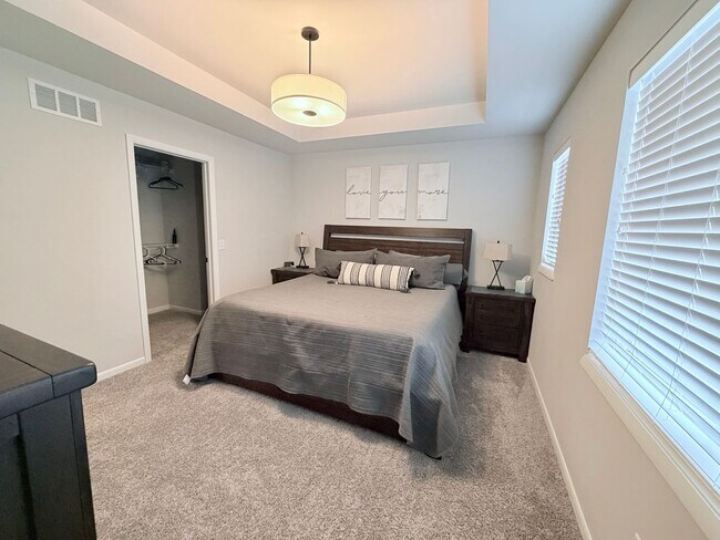 Building Photo - 3 Bed / 2.5 Bath Brand New House in Waunakee, WI!