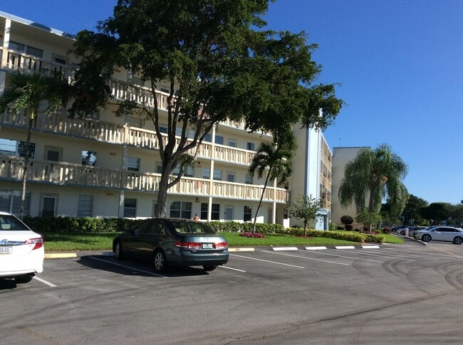Primary Photo - 3063 Ainslie Dr