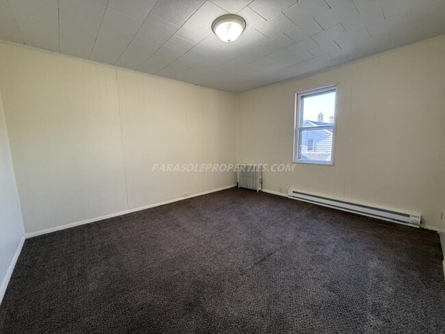 Building Photo - 333 E Locust St