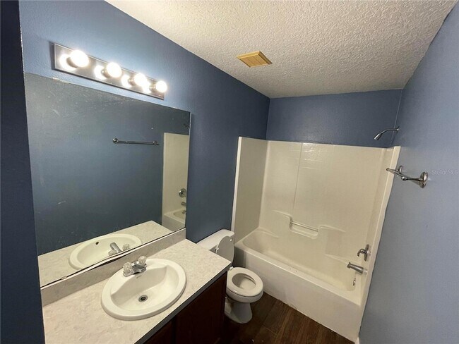 Building Photo - 526 Elbridge Pl