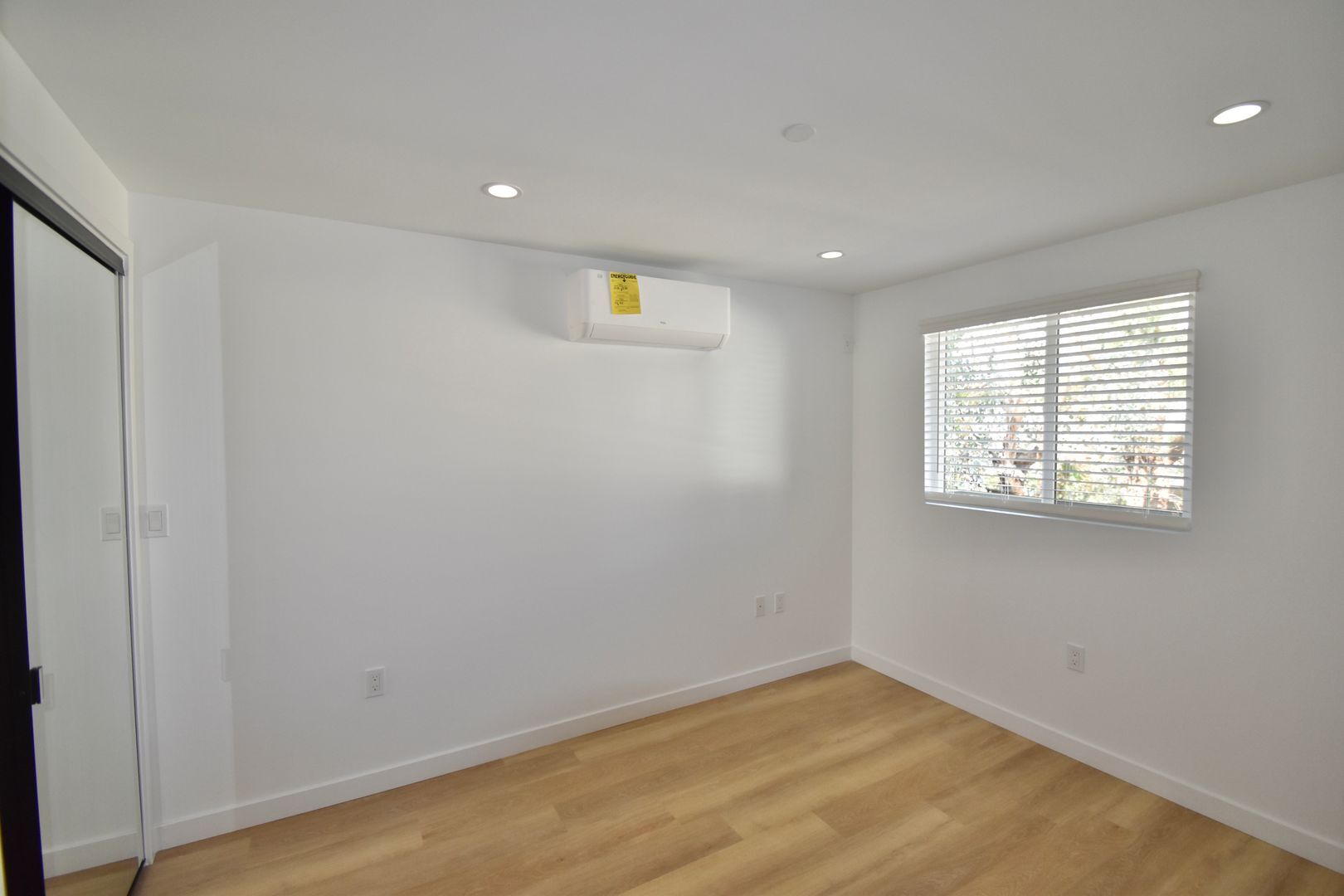 Building Photo - 14830 Dickens St