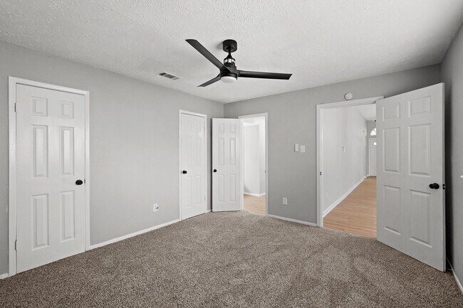 Building Photo - 7215 Trogon Ln