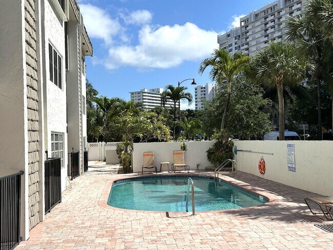 Building Photo - 4143 N Ocean Blvd