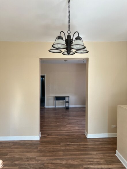 Building Photo - 5625 S Princeton Ave