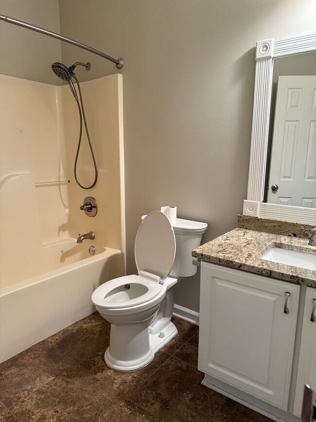 Building Photo - Townhouse in Weatherly (Alabaster)