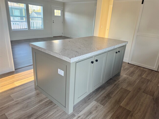 Building Photo - 4721 Wickwillow Ln