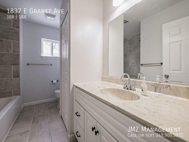 Building Photo - 1837 E Granet Ave