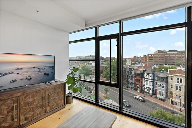 Building Photo - 635 S St NW