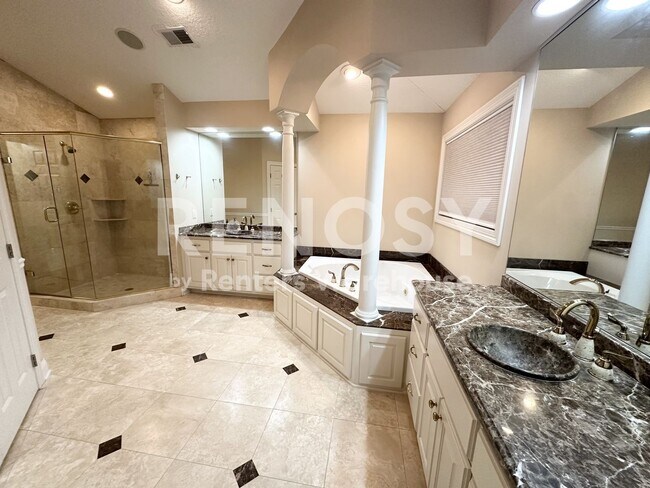 Building Photo - 2470 Arnold Palmer Dr