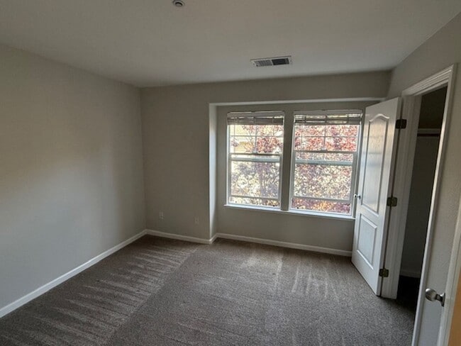 Building Photo - 2-Bedroom Martinez Townhome Near The Village Oaks Shopping Plaza