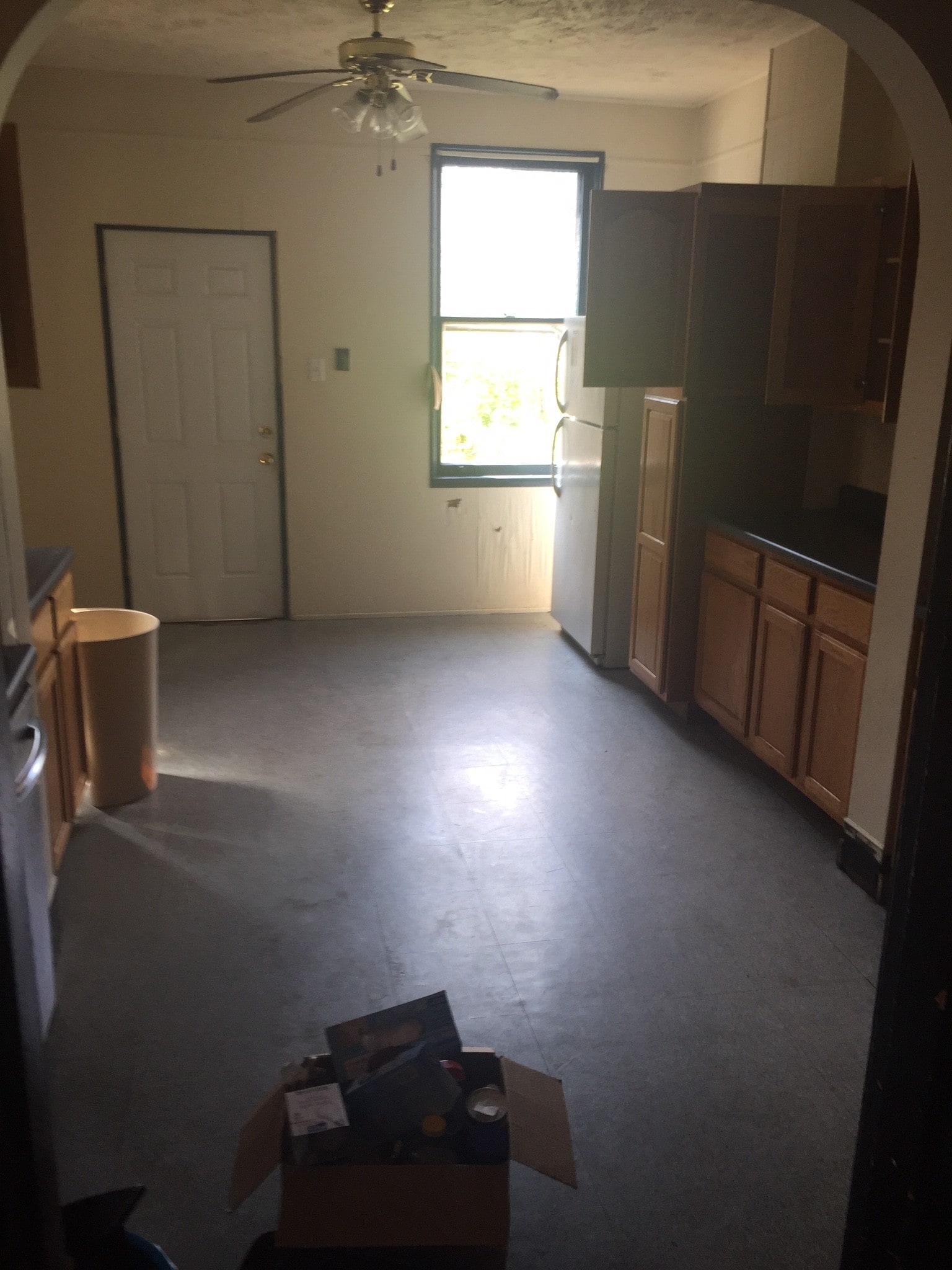 Building Photo - 3377 Parkview Ave