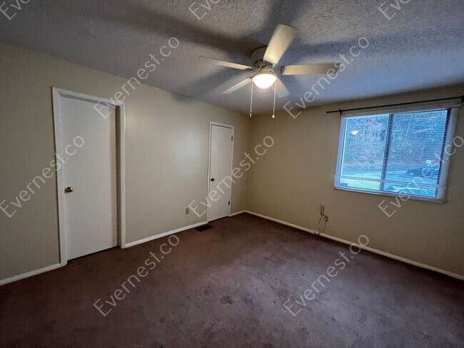 Building Photo - 604 Running Brook Rd