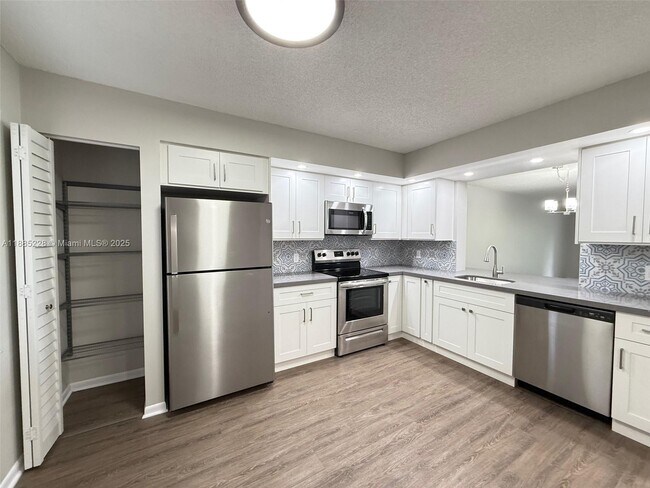 Building Photo - 901 SW 128th Ave