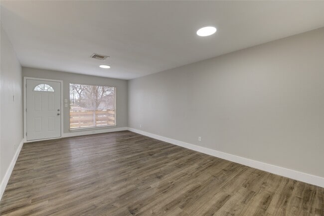 Building Photo - 6603 Narcissus St