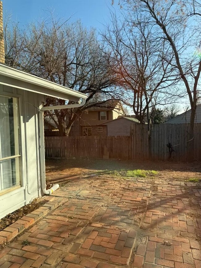 Building Photo - 2104 NW 115th St