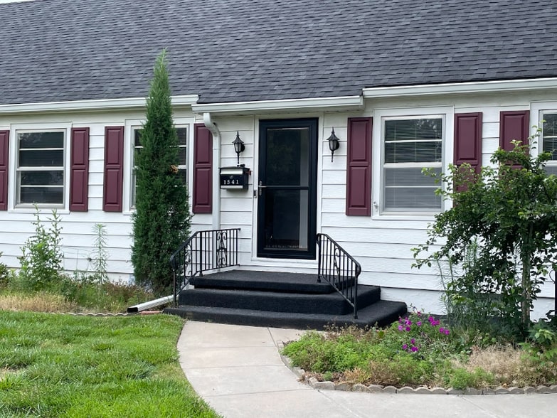 Building Photo - 1541 N Pleasant View