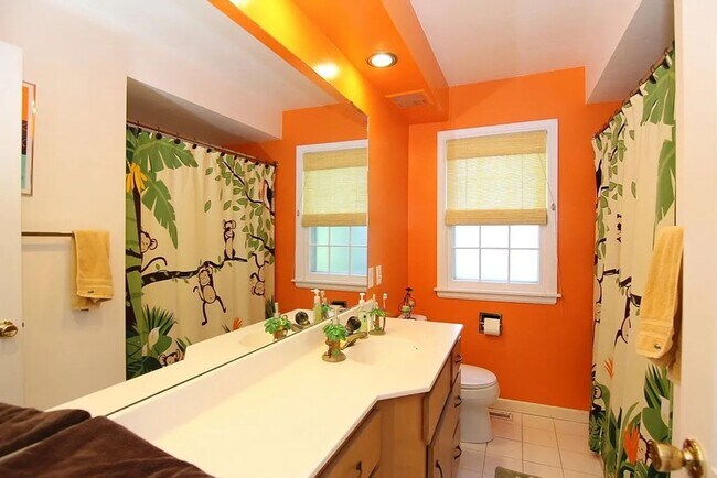 Building Photo - Now Leasing! Charming Home in One of Madison’s Best Neighborhoods