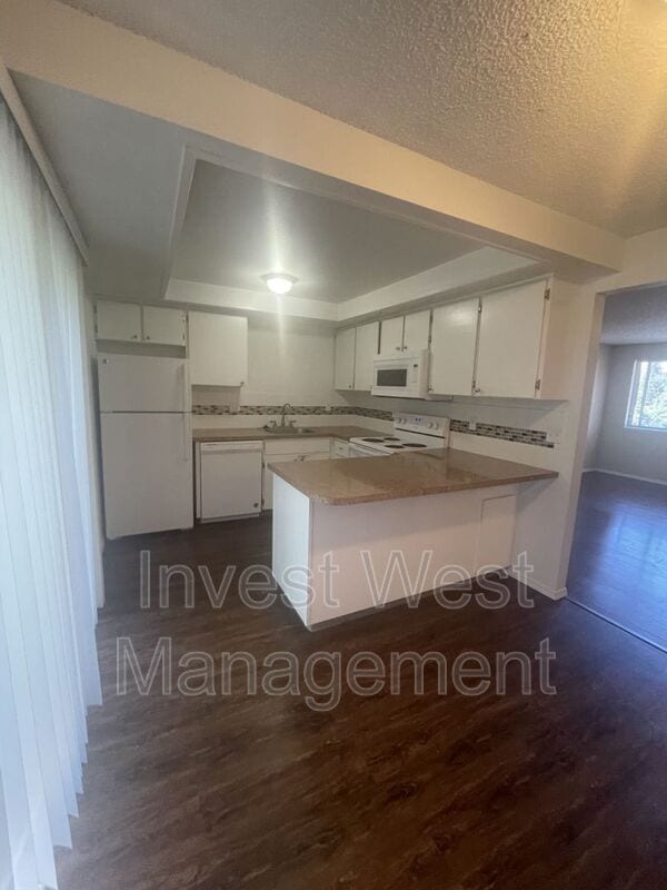 Building Photo - Ridgewood Court | Evergreen Terrace