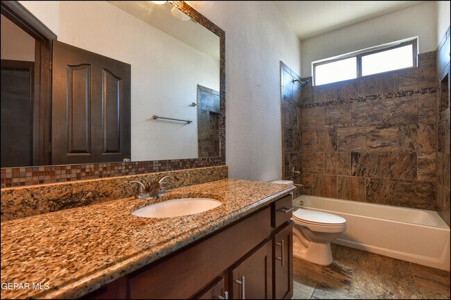 Building Photo - 5649 Valley Maple Dr