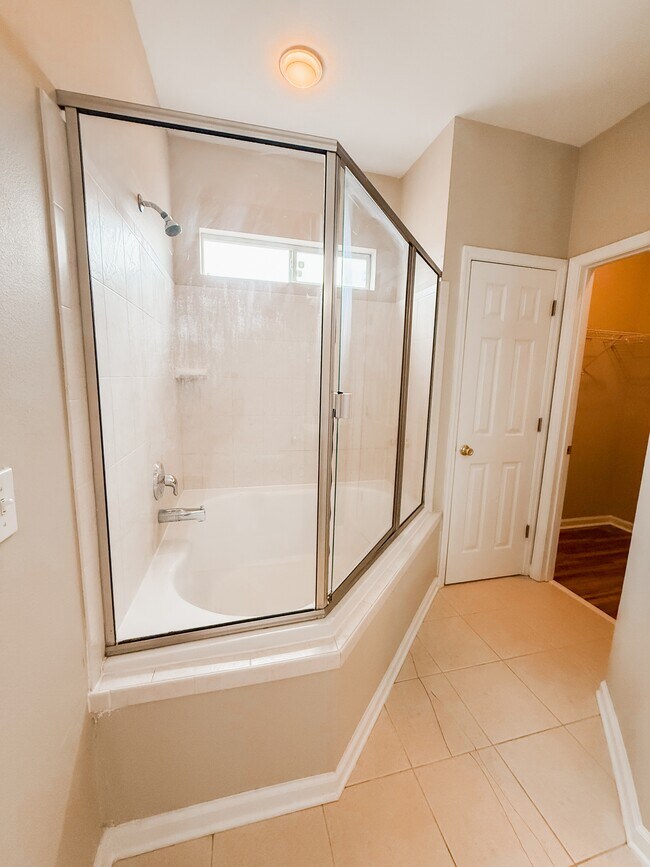 Building Photo - 113 Spokan Trail