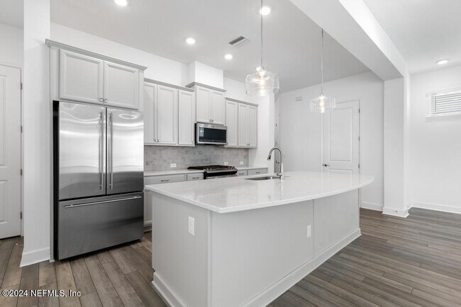 Building Photo - 116 Alston Dr