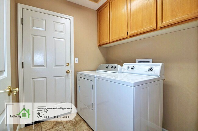 Building Photo - 5826 Beaumont Dr