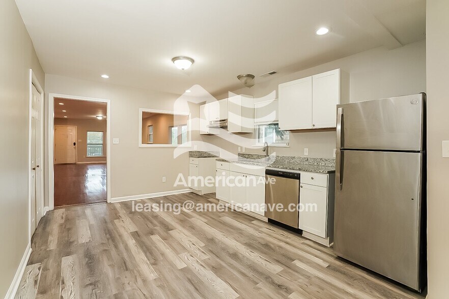 Building Photo - 3237 Beech Ave SW