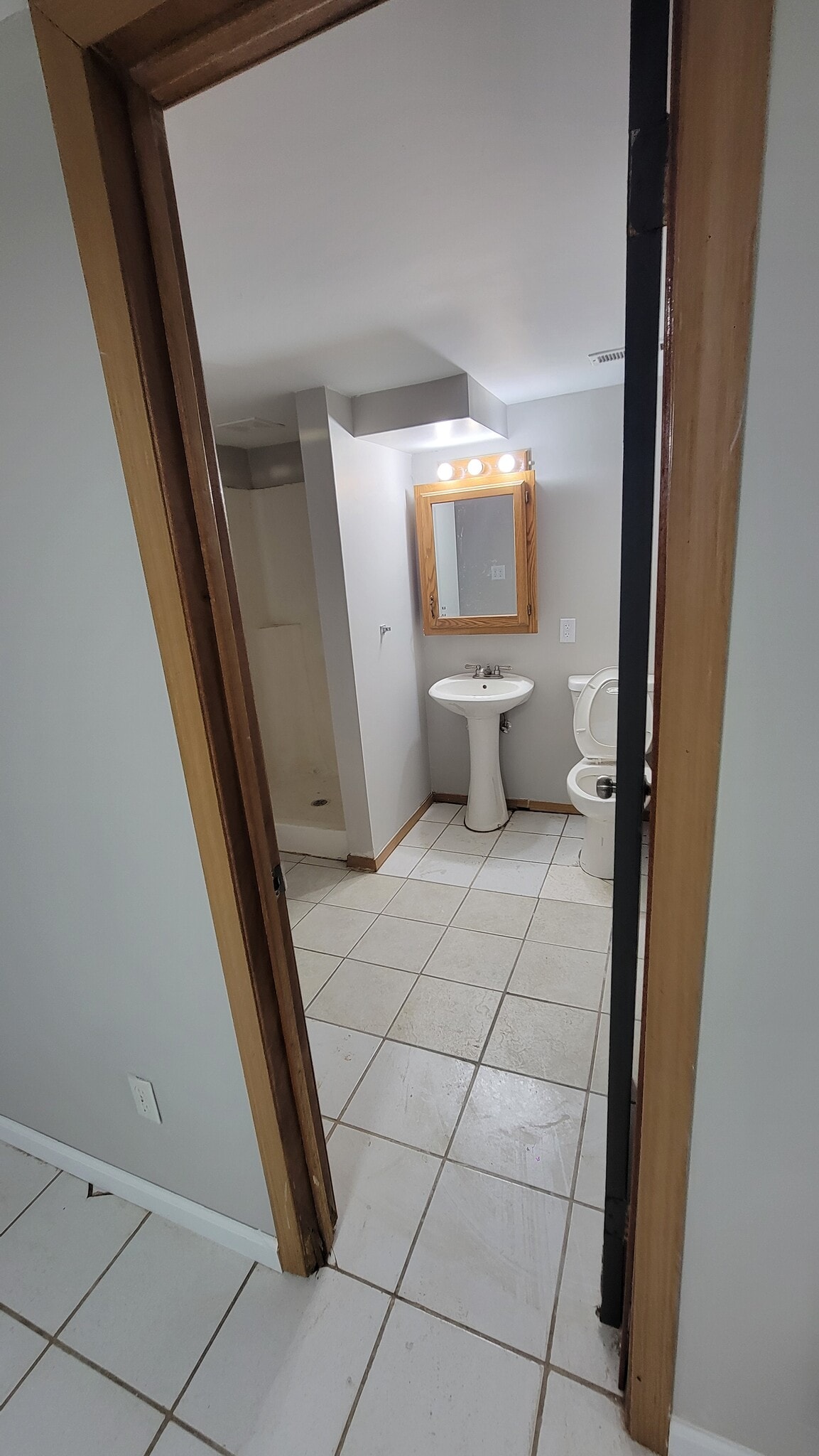 Building Photo - 9 Hillside Ave