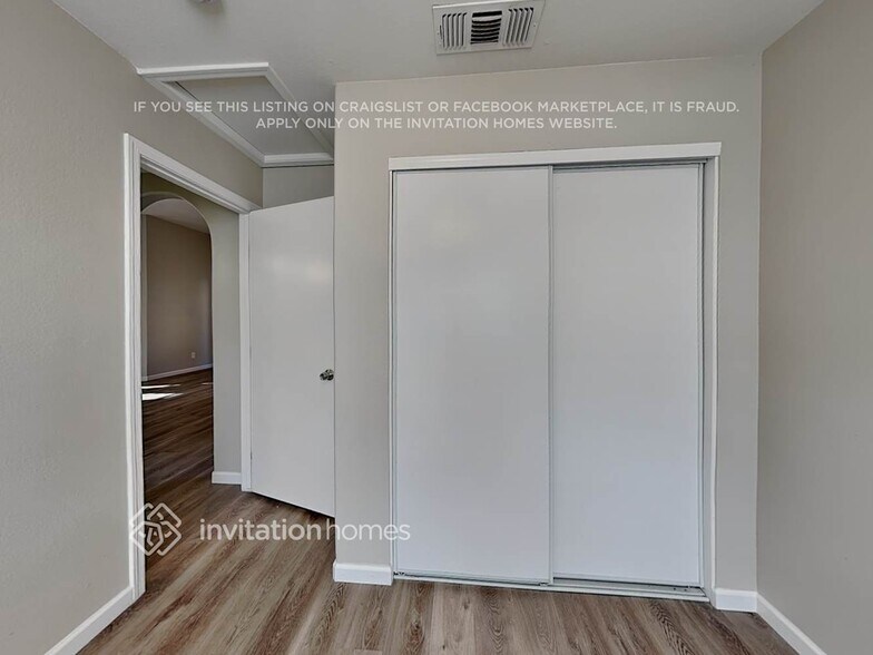 Building Photo - 10219 N 89th Ave