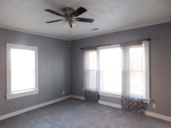 Building Photo - Beautiful 3 bedroom/1 bath home in El Dorado!