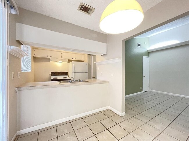 Building Photo - 2809 Parker Ln