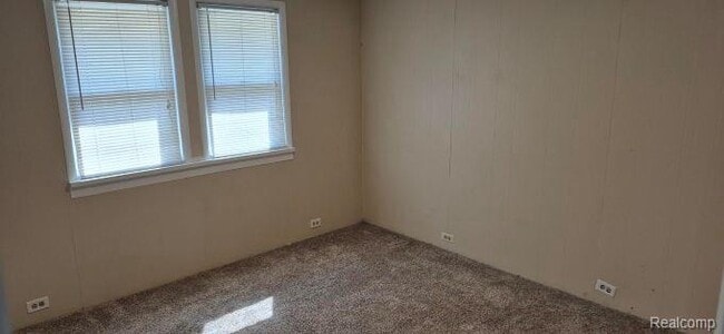 Building Photo - 830 Knowles St