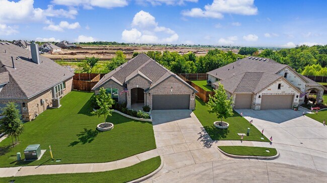 Building Photo - Beautifully Maintained Home on Greenbelt!