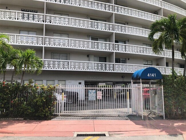 Building Photo - 4141 Nautilus Dr