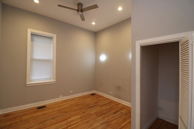 Building Photo - 1435 N Ashland Ave