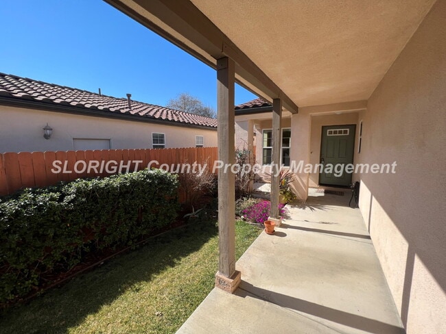 Building Photo - AVAILABLE MAY - 3 Bedroom / 2 Bathroom Home in Templeton