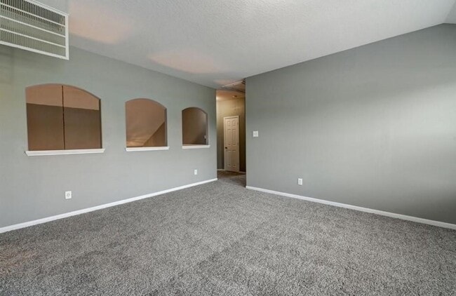 Building Photo - 914 Spring Heights Dr