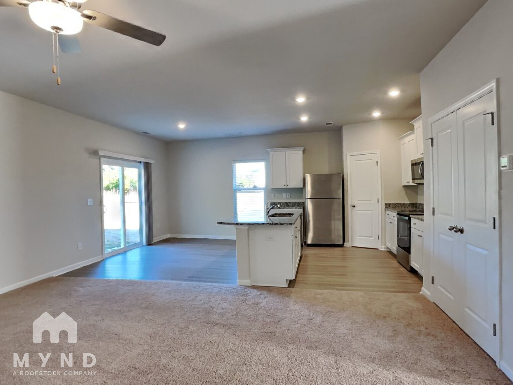 Building Photo - 160 New Villas St