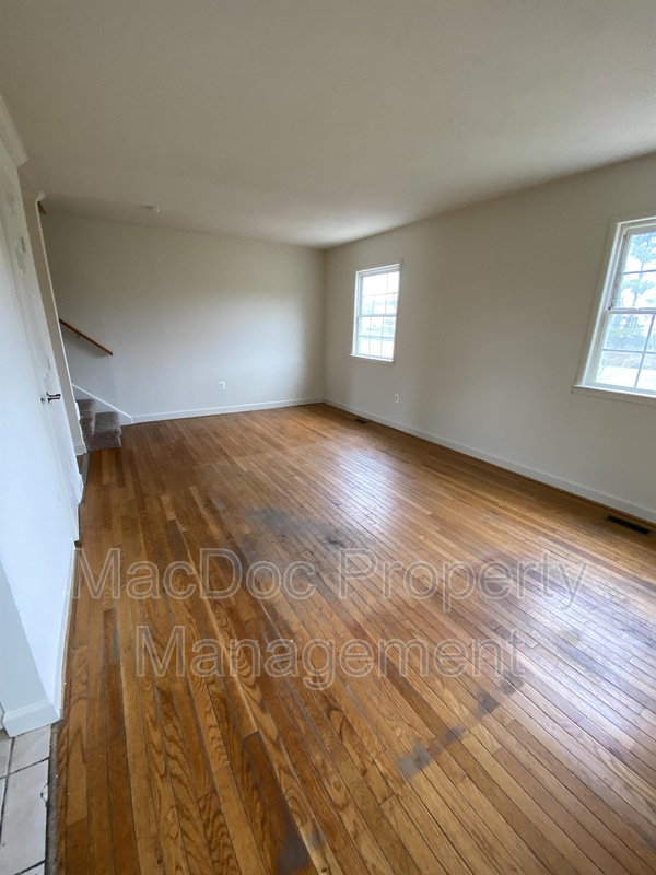 Building Photo - 2331 McClellan Ct