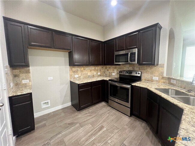 Building Photo - 1119 Creekside Orchard