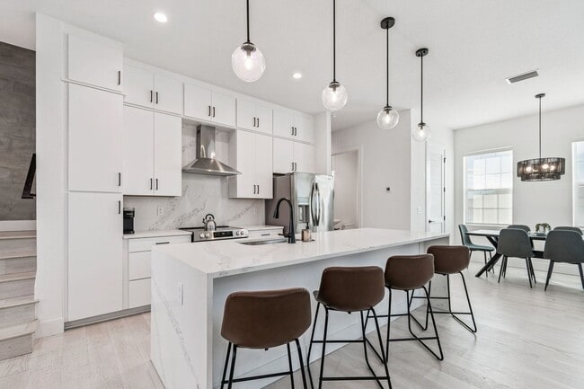 Building Photo - Modern Townhome For Lease in downtown St Pete and Warehouse Arts District