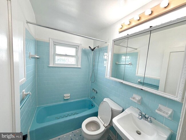 Building Photo - 647 Dunwich Way