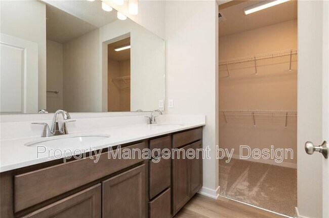 Building Photo - 2326 Legacy Dr